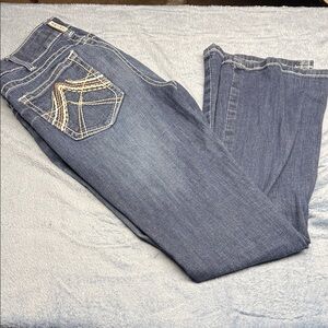 Women’s Ariat 32 short Blue Embroidered Pocket Jeans